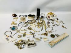 BOX OF MIXED COSTUME JEWELLERY TO INCLUDE EARRINGS, RINGS, NECKLACES, ETC.