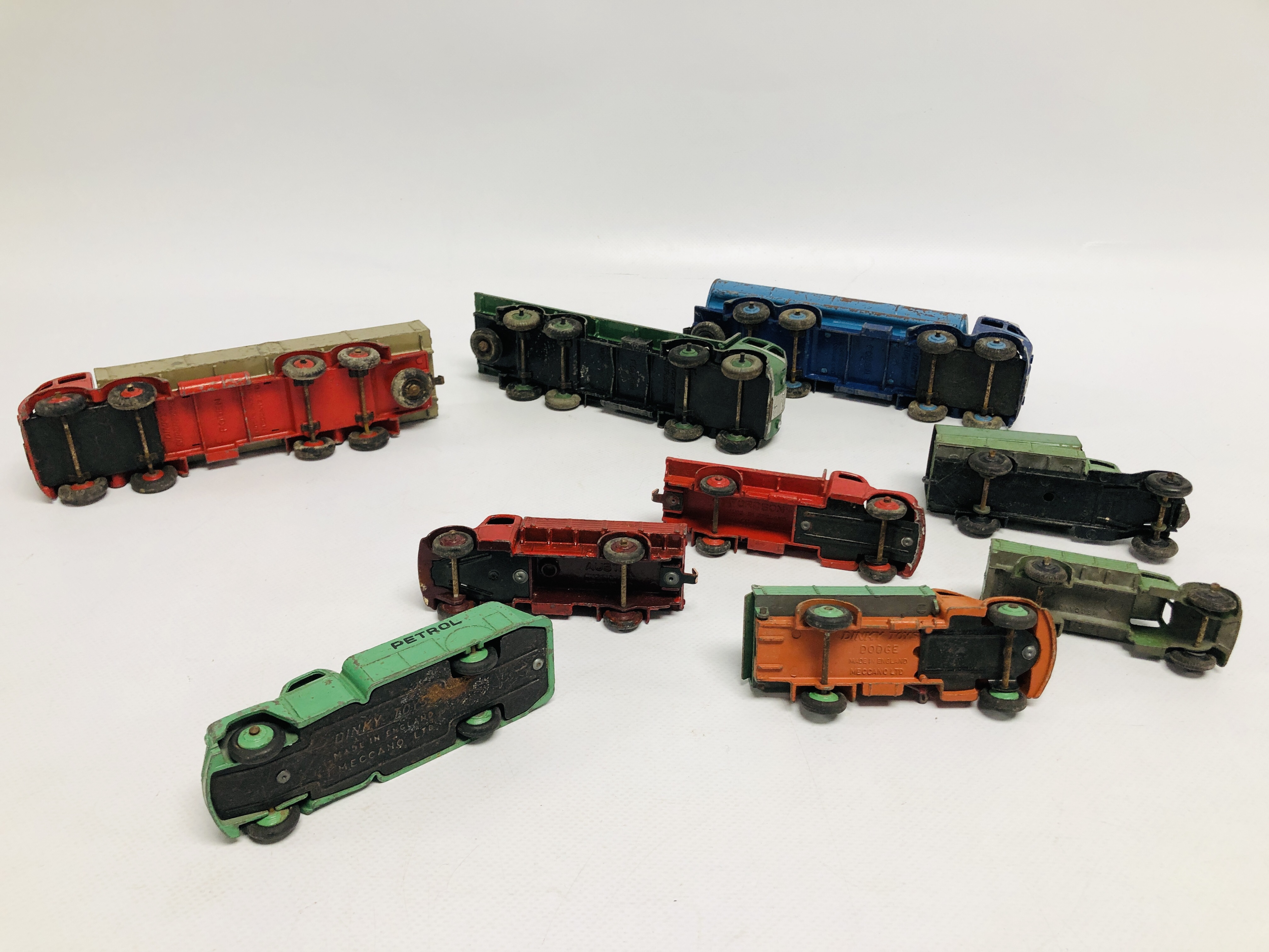 COLLECTION OF ASSORTED VINTAGE "DINKY" LORRIES AND TRUCKS TO INCLUDE 3 X FODEN, FORDSON, DODGE, - Image 13 of 13