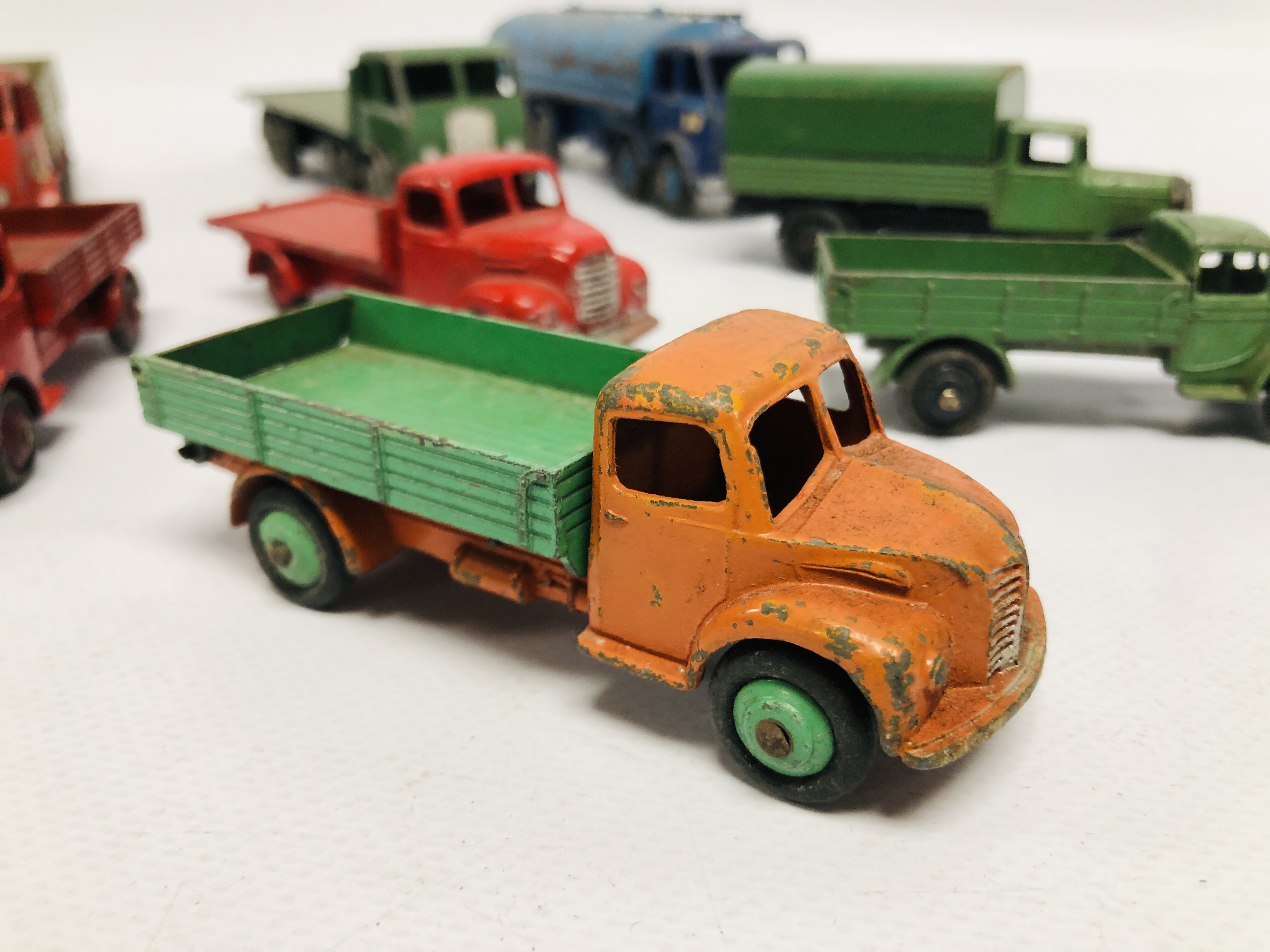 COLLECTION OF ASSORTED VINTAGE "DINKY" LORRIES AND TRUCKS TO INCLUDE 3 X FODEN, FORDSON, DODGE, - Image 3 of 13