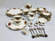 COLLECTION OF ROYAL ALBERT TO INCLUDE TEA AND DINNER WARE 31 PIECES.