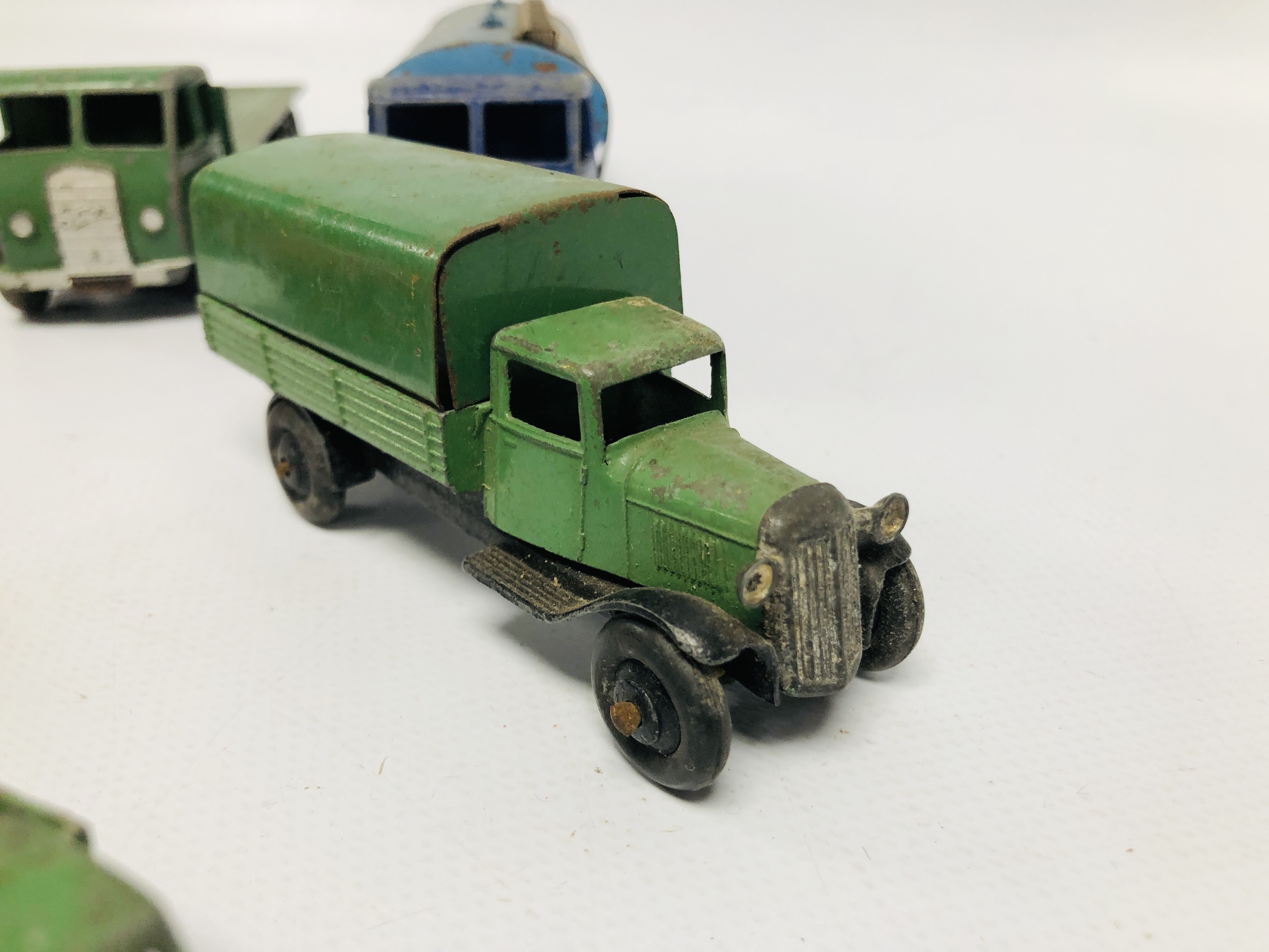 COLLECTION OF ASSORTED VINTAGE "DINKY" LORRIES AND TRUCKS TO INCLUDE 3 X FODEN, FORDSON, DODGE, - Image 5 of 13