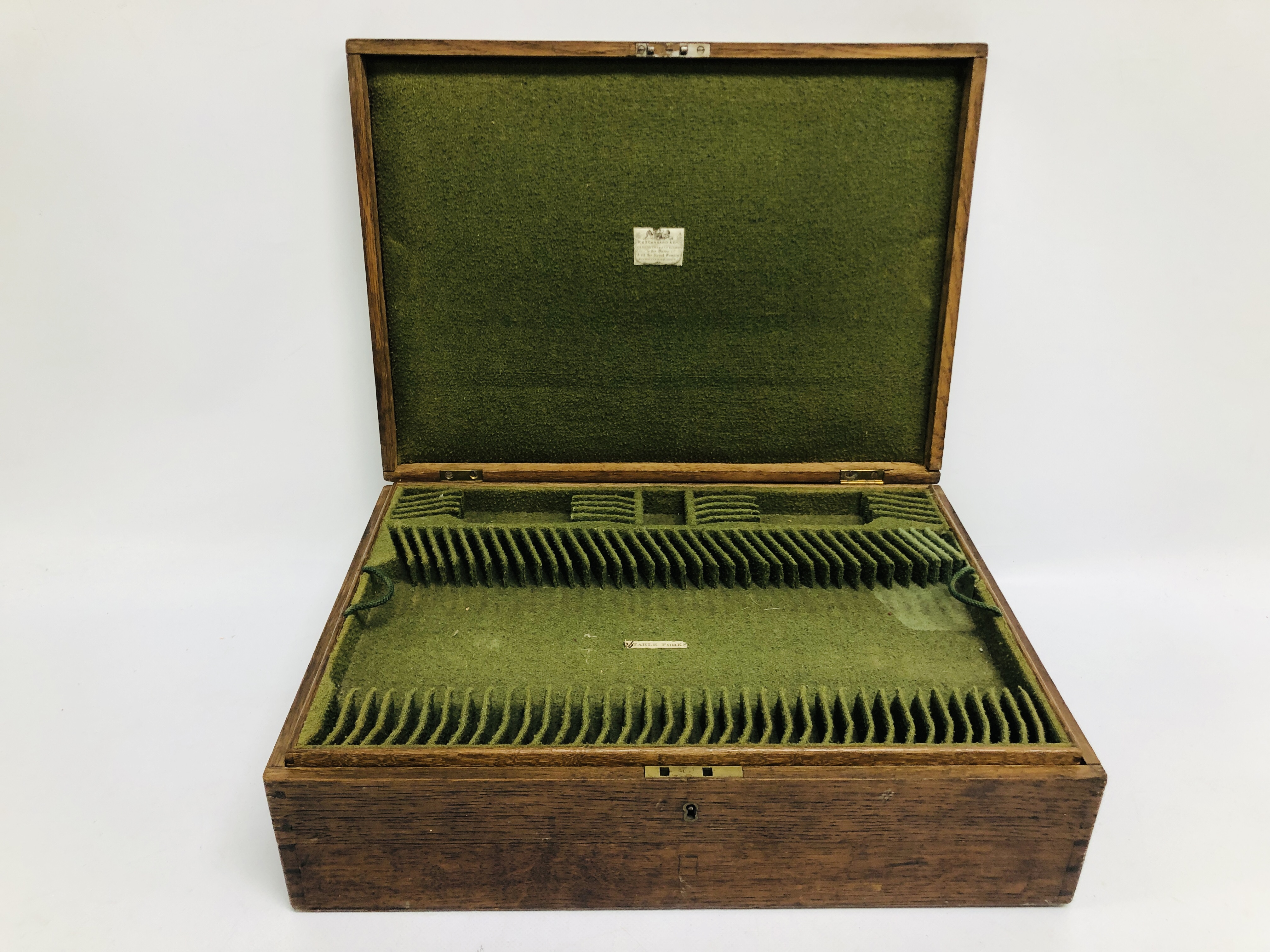 BOX OF ASSORTED VINTAGE EMPTY CUTLERY CASES AND BOXES, SERVIETTE RING BOXES, TINS, - Image 10 of 15