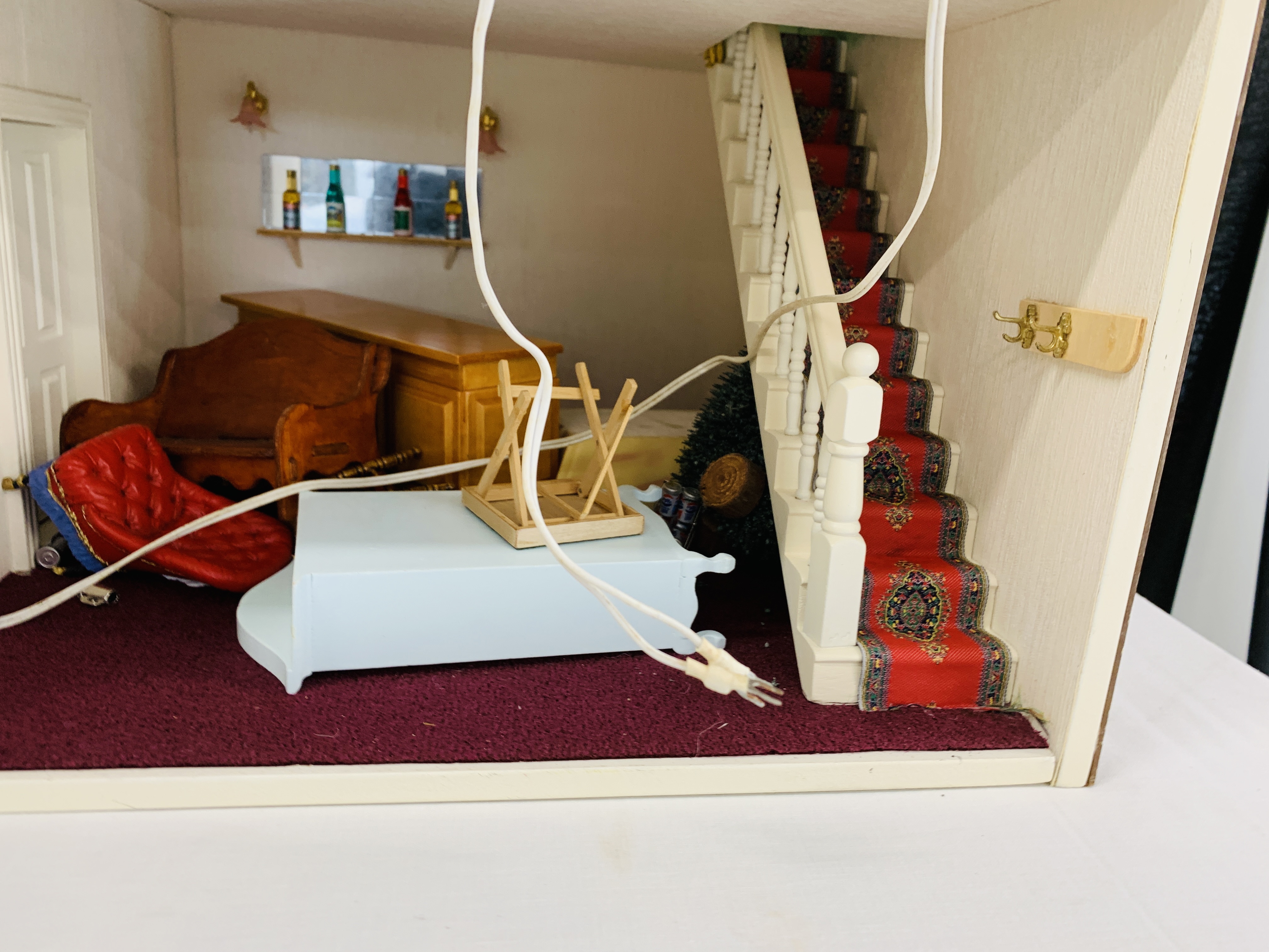 THREE STOREY DOLLS HOUSE ALONG WITH VARIOUS MINIATURE DOLLS HOUSE FURNITURE H 69CM, W 59CM, D 42CM. - Image 11 of 12