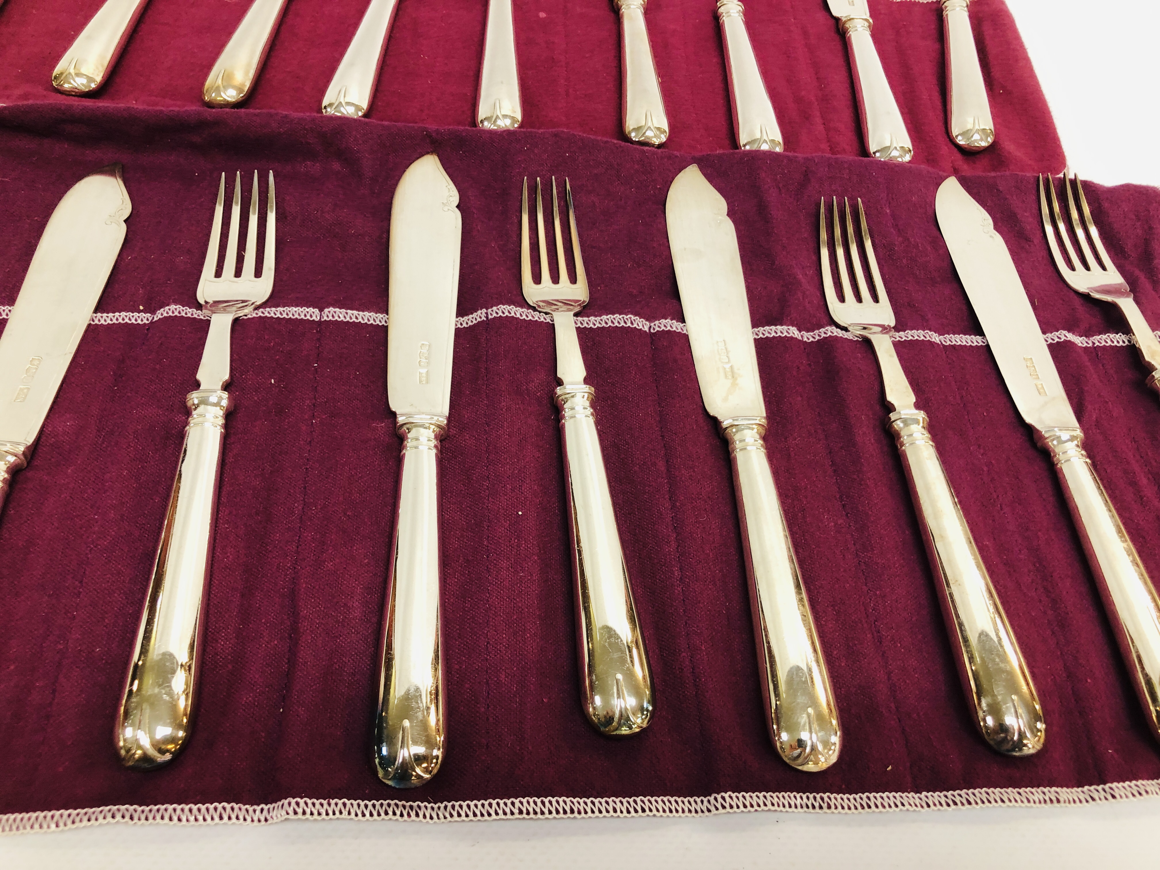 12 SILVER FISH KNIVES AND FORKS, W.R. - Image 3 of 6