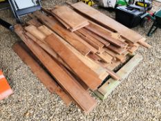 PALLET CONTAINING LARGE QUANTITY OF MAHOGANY AND HARDWOOD TIMBER OFFCUTS