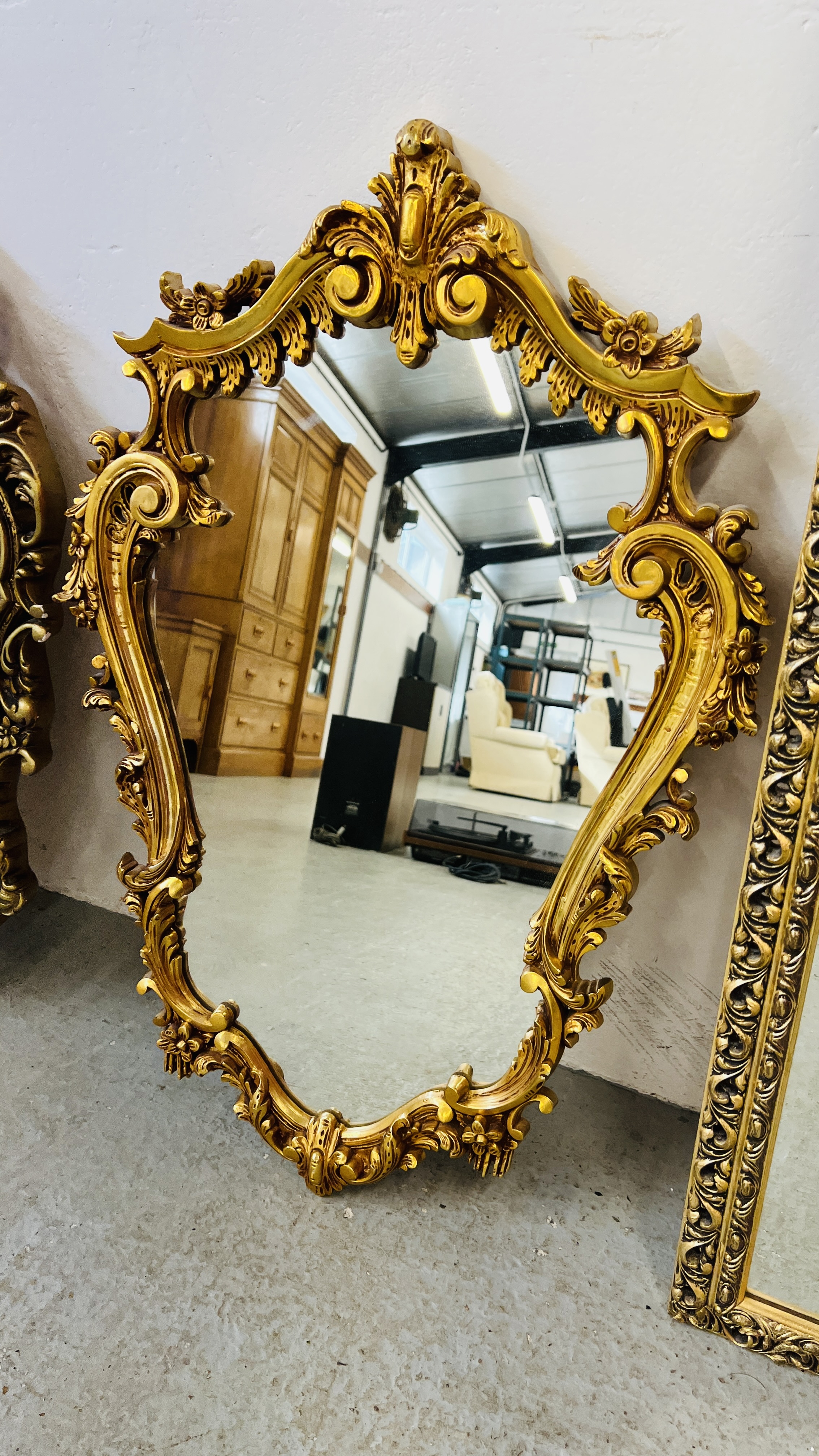 FOUR ORNATE GILT FRAMED DECORATIVE WALL MIRRORS OF VARIOUS DESIGNS - Image 2 of 6