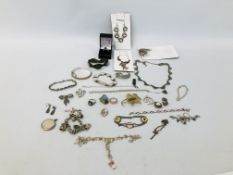 BOX OF ASSORTED MODERN AND VINTAGE SILVER AND WHITE METAL JEWELLERY TO INCLUDE MARCASITE NECKLACES,