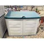 A KETER PLASTIC GARDEN STORAGE BUNKER WIDTH 147CM. DEPTH 82CM. HEIGHT 112CM.