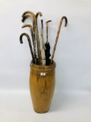 VINTAGE STICK STAND TO INCLUDE VARIOUS VINTAGE WALKING STICKS AND UMBRELLA'S.