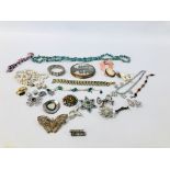 BOX OF ASSORTED VINTAGE JEWELLERY TO INCLUDE SIMULATED PEARLS, BUTTERFLY BROOCH,