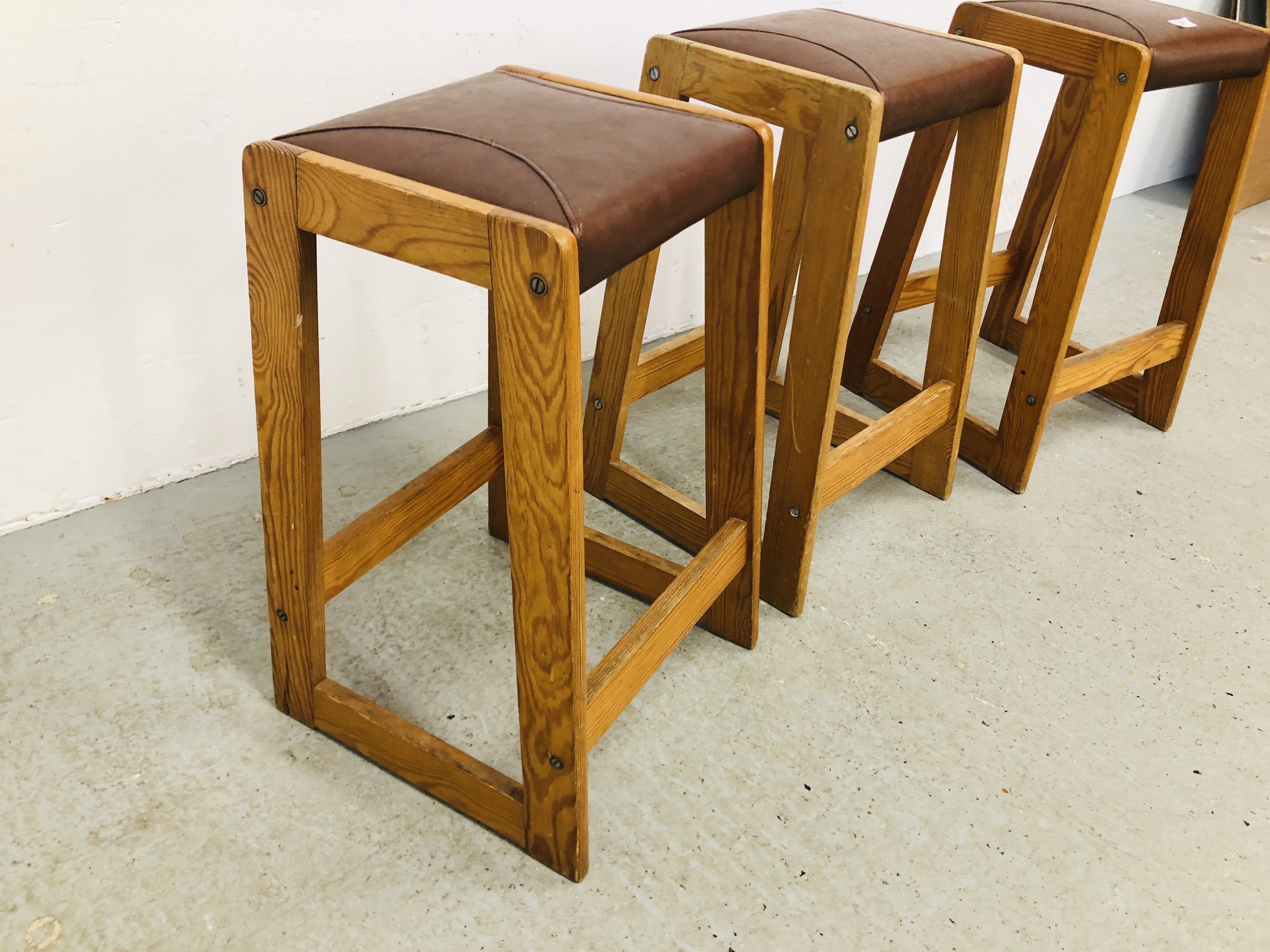 THREE PINE FRAMED BREAKFAST BAR STOOLS WITH BROWN LEATHER PADDED SEAT HEIGHT 62CM. - Image 4 of 4