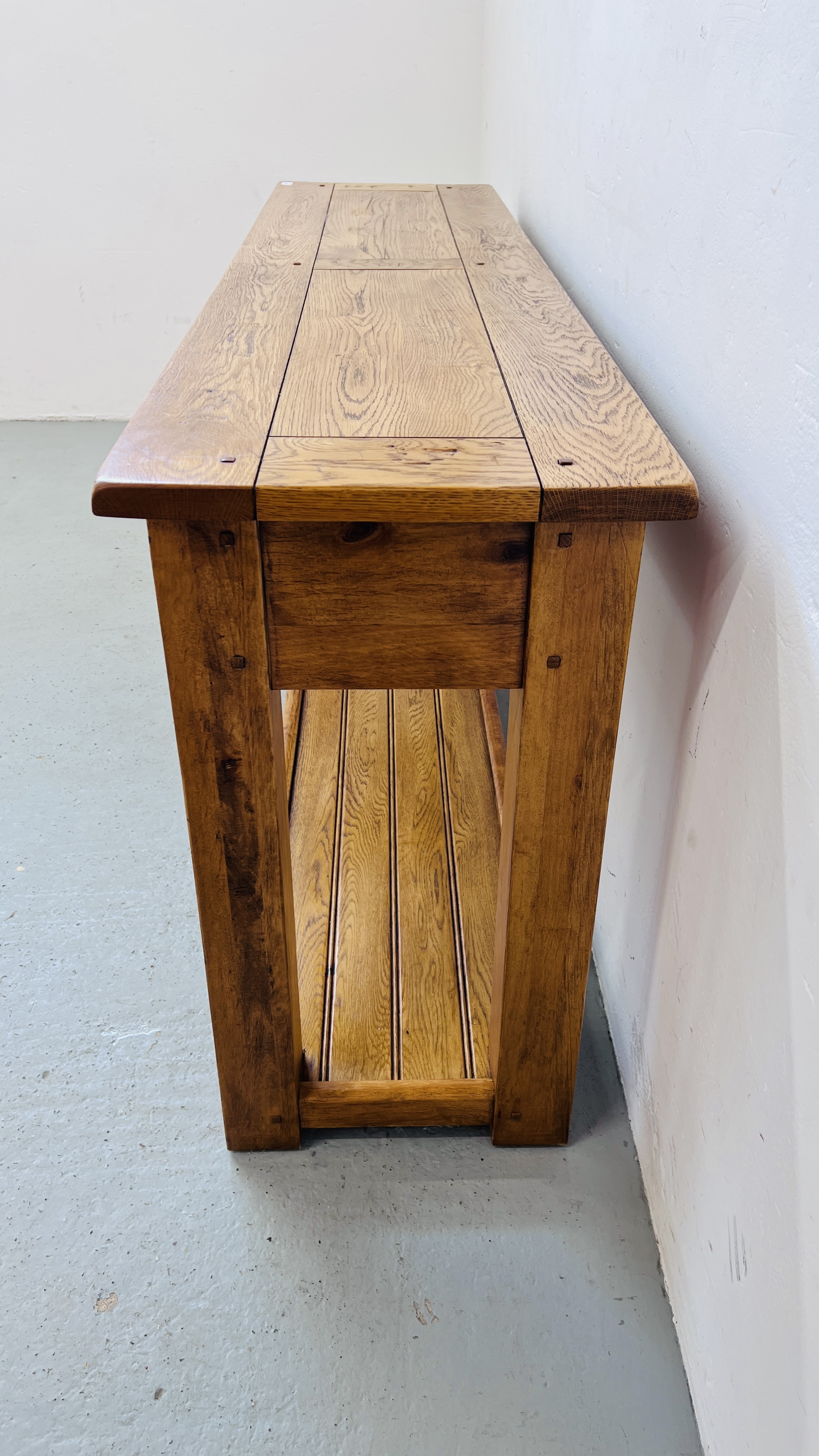 A MODERN SOLID OAK THREE DRAWER SIDE / HALL TABLE W 180CM, D 44.5CM, H 82.5CM. - Image 13 of 13