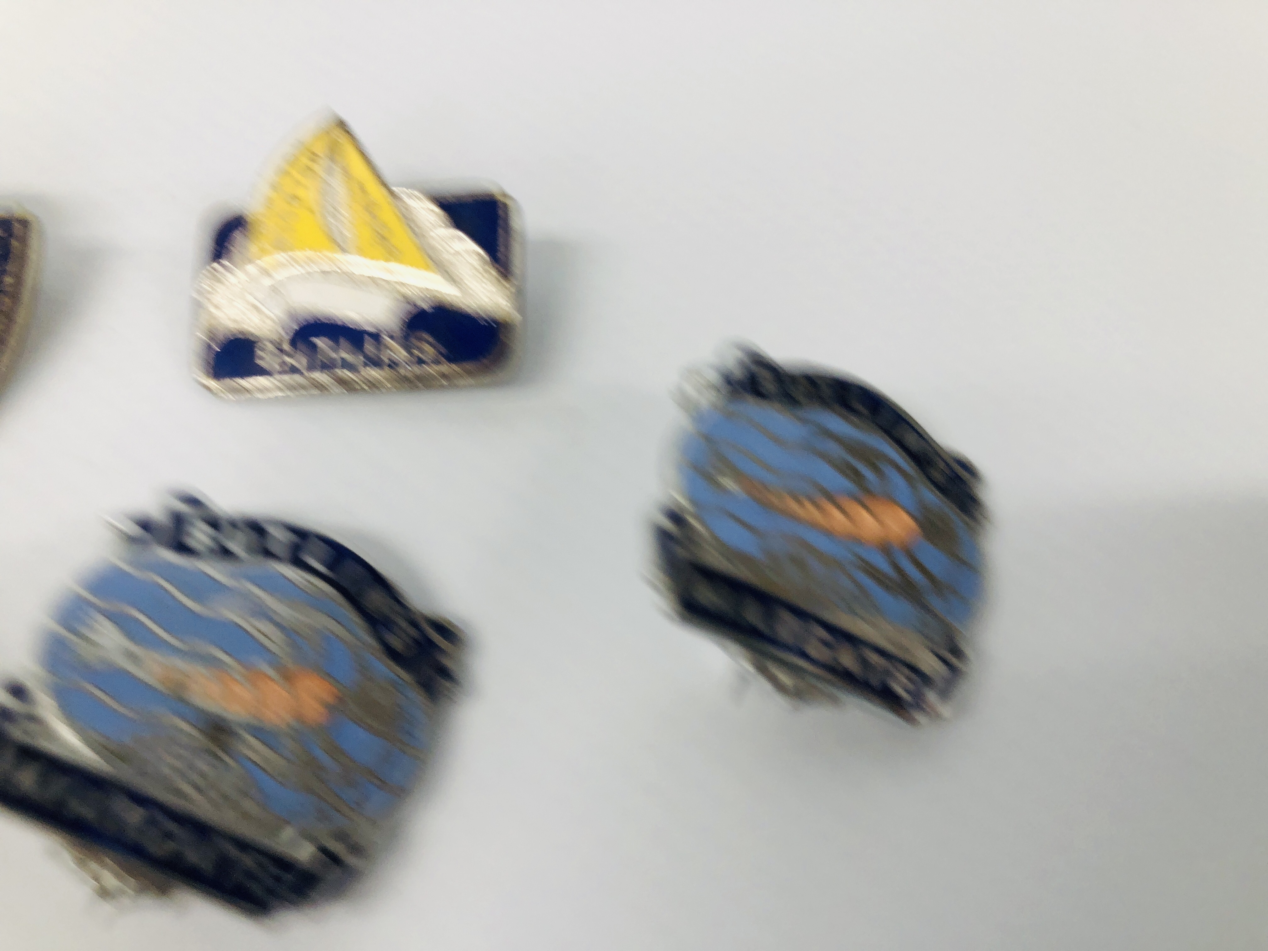 FIVE VINTAGE ENAMELLED BUTLINS BADGES TO INCLUDE MARGATE, 1957 SKEGNESS, 1955 AND 1954 BRIGHTON, - Image 4 of 7