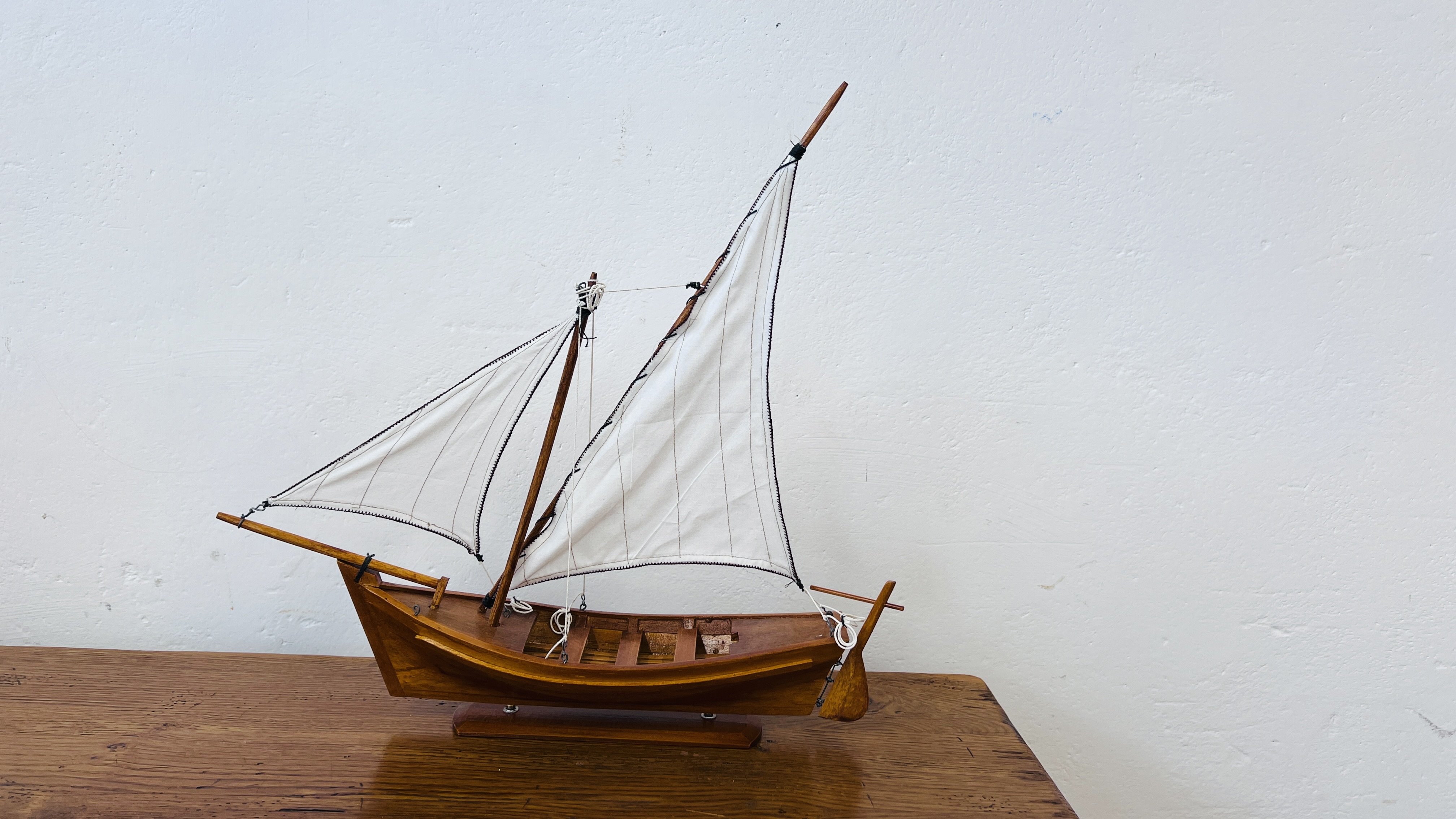 A MODEL WOODEN GALLEON LENGTH 80CM, HEIGHT 60CM AND A WOODEN SAILING BOAT MODEL LENGTH 43CM, - Image 8 of 10