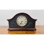 A HARDWOOD MANTEL CLOCK WITH SWAG DESIGN (KEY PRESENT).