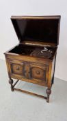 AN ALBIO OAK CABINET GRAMOPHONE