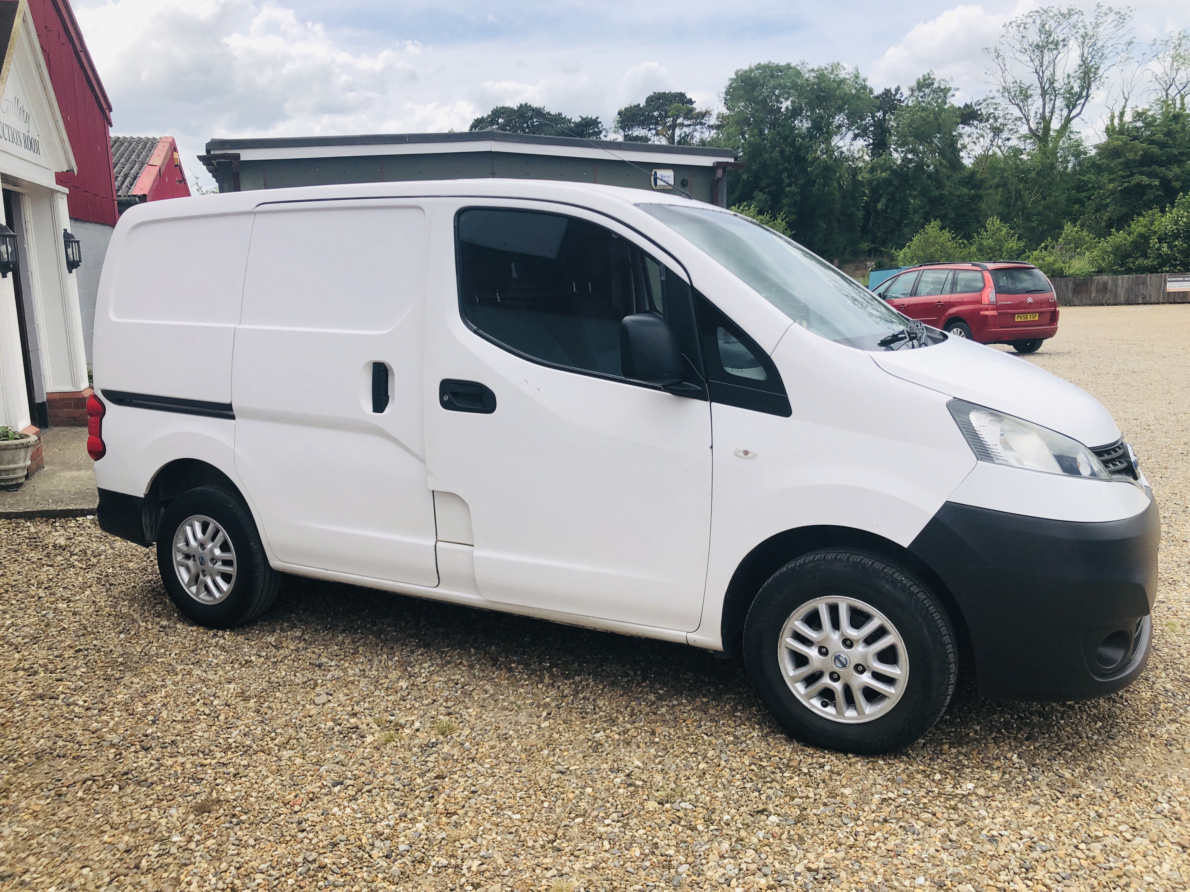 NISSAN NV200 SE DCI VAN - AU12 ABK. FIRST REG: 01.03.2012. WHITE. 1461cc DIESEL. - Image 5 of 11