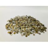 COLLECTION OF WORLD COINS (3.2KG.