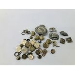 COLLECTION OF ASSORTED VINTAGE BUTTONS TO INCLUDE MILITARY ALONG WITH VARIOUS BADGES TO INCLUDE