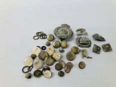 COLLECTION OF ASSORTED VINTAGE BUTTONS TO INCLUDE MILITARY ALONG WITH VARIOUS BADGES TO INCLUDE