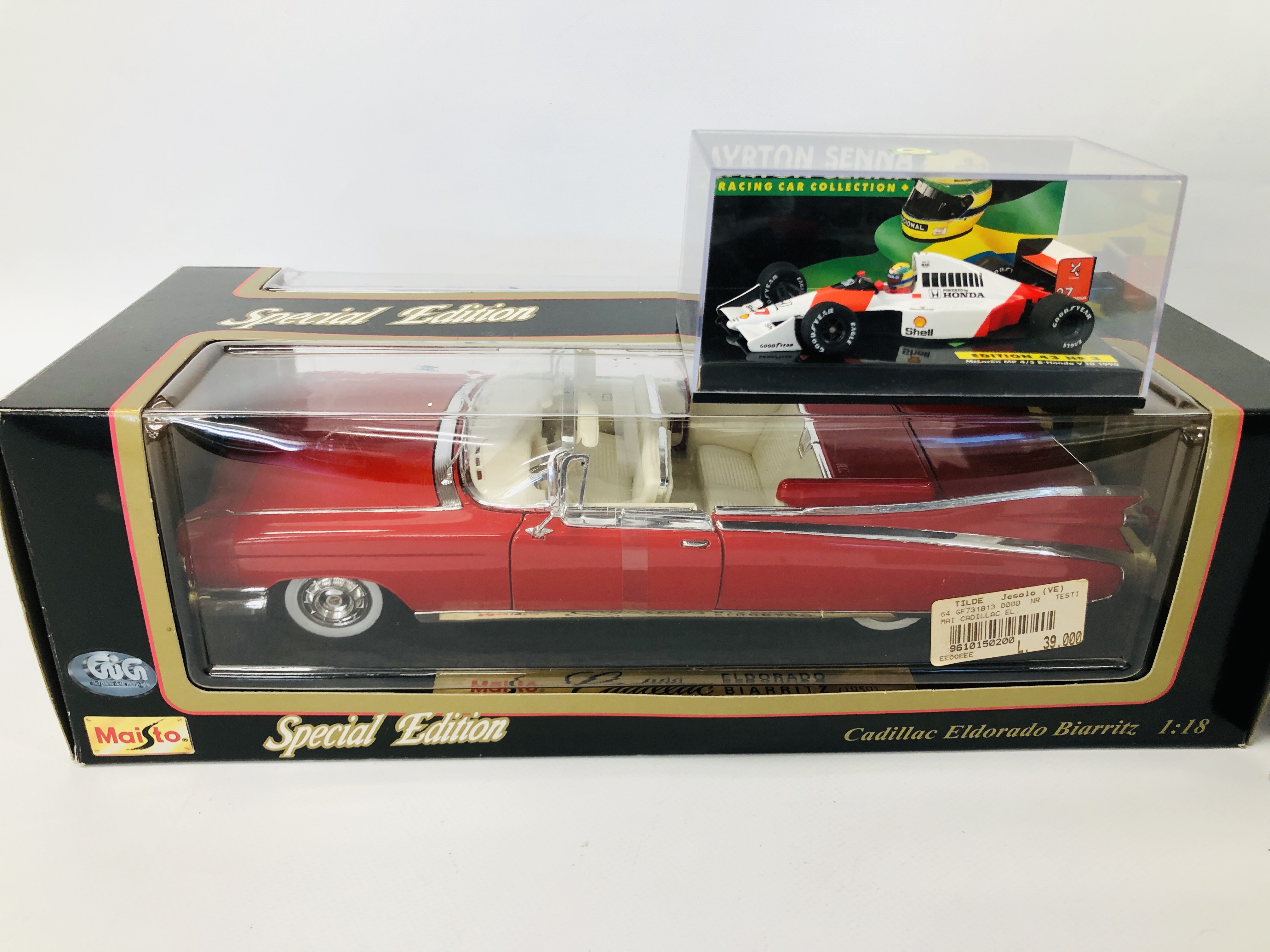 2 BOXED MAISTO SPECIAL EDITION 1:18 VEHICLES TO INCLUDE 1948 CHEVROLET FLEETMASTER AND CADILLAC - Image 2 of 3