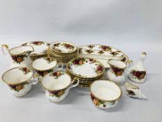 31 PIECES ROYAL ALBERT "OLD COUNTRY ROSE" TABLEWARE