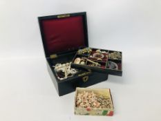 VINTAGE JEWELLERY BOX AND CONTENTS TO INCLUDE VINTAGE COSTUME JEWELLERY, WATCHES, BEADS,