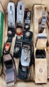 A COLLECTION OF 9 VARIOUS VINTAGE CARPENTRY PLANES TO INCLUDE STANLEY , ACORN, RECORD, MARPLES,
