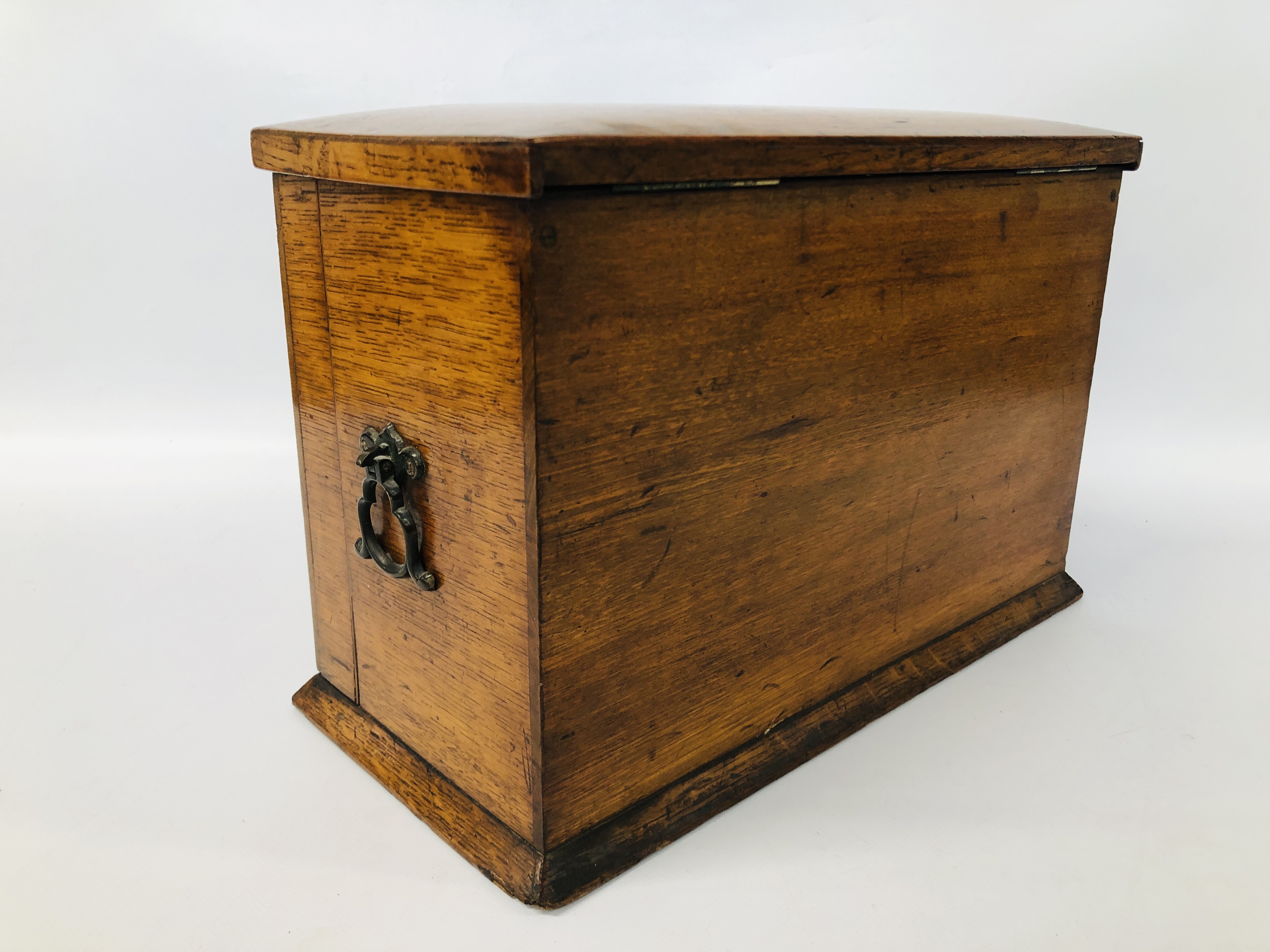 ANTIQUE OAK TRAVELLING STATIONARY BOX. - Image 12 of 12