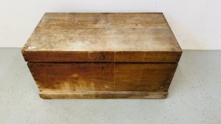 AN ANTIQUE MAHOGANY BLANKET CHEST WITH CANDLE DRAWER WIDTH 93CM. DEPTH 49CM. HEIGHT 46CM.