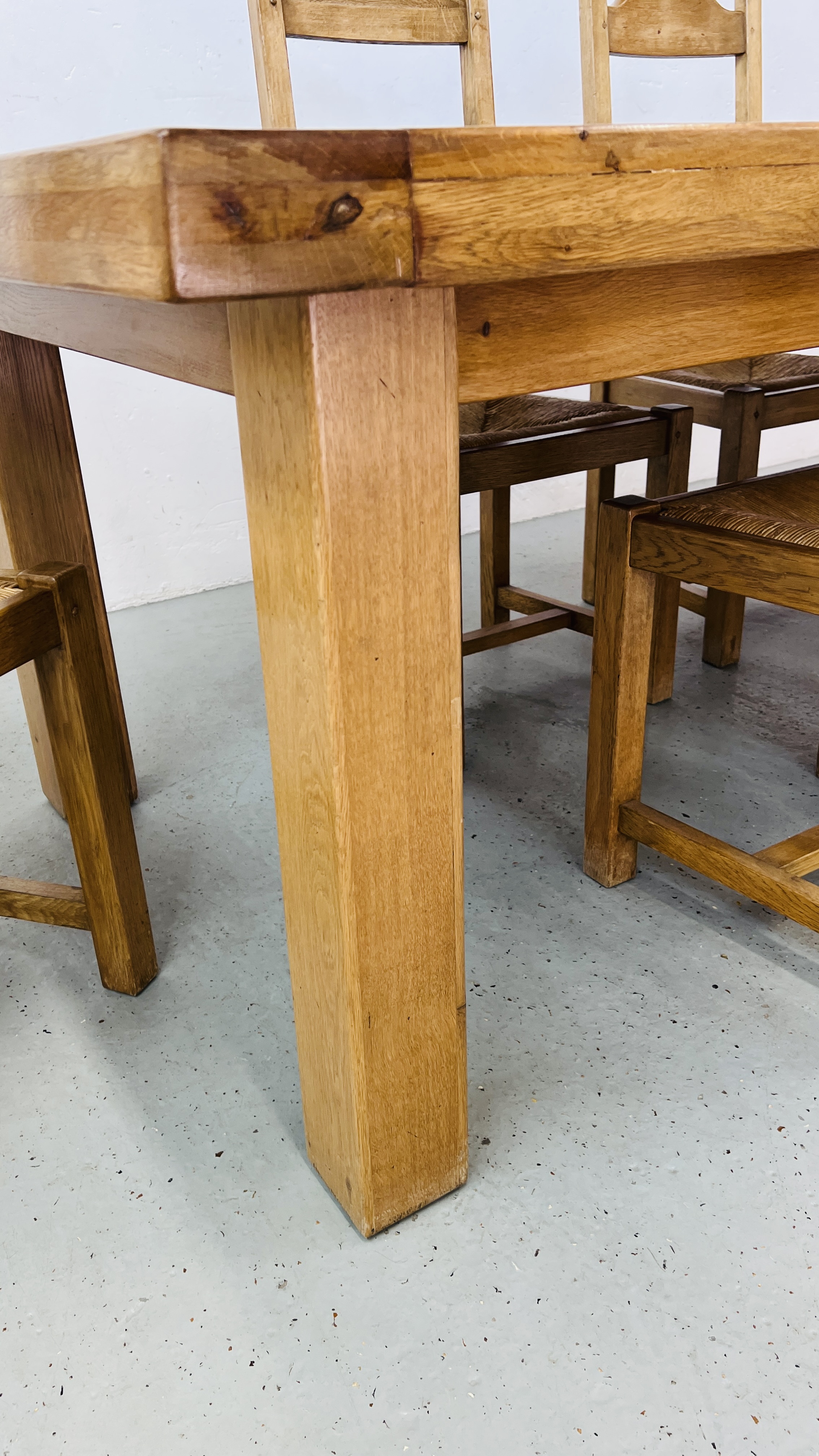 A MODERN SOLID OAK DINING TABLE LENGTH 220CM, - Image 14 of 15