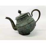 AN ANTIQUE INDIAN TILTED "KANG-STYLE KASHMIRI COPPER TEAPOT WITH SNAKE HANDLE DETAIL AND DECORATED