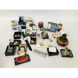 BOX OF ASSORTED MODERN AND VINTAGE COSTUME JEWELLERY TO INCLUDE EARRINGS, BROOCHES, ETC.