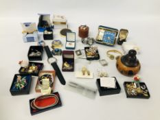 BOX OF ASSORTED MODERN AND VINTAGE COSTUME JEWELLERY TO INCLUDE EARRINGS, BROOCHES, ETC.