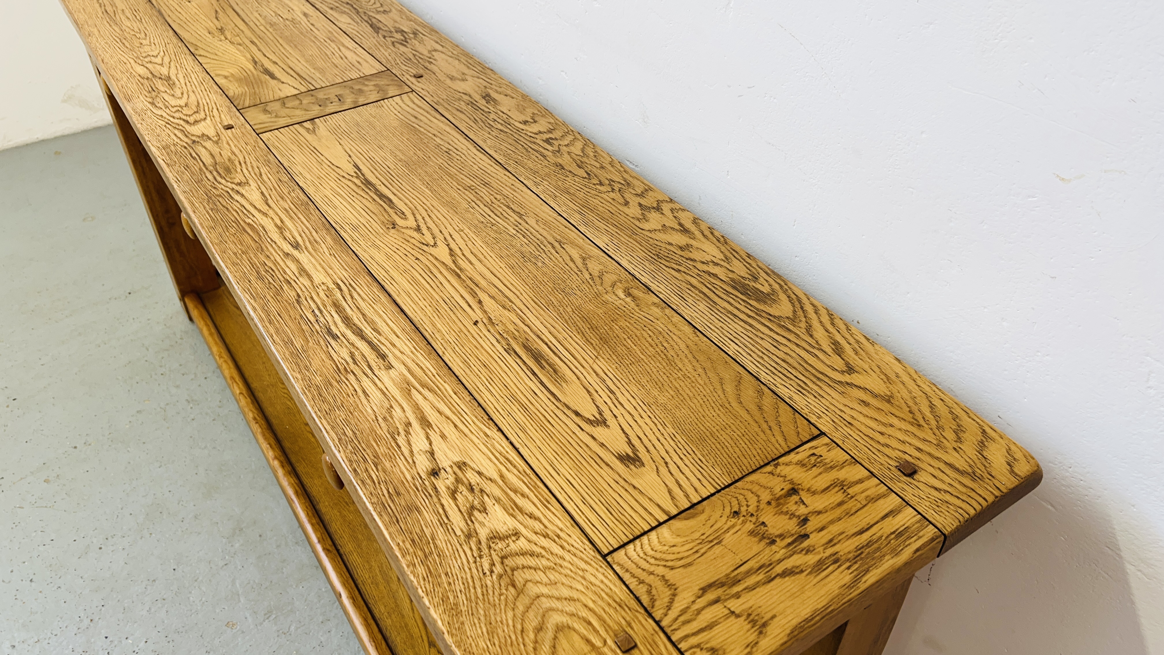 A MODERN SOLID OAK THREE DRAWER SIDE / HALL TABLE W 180CM, D 44.5CM, H 82.5CM. - Image 7 of 13