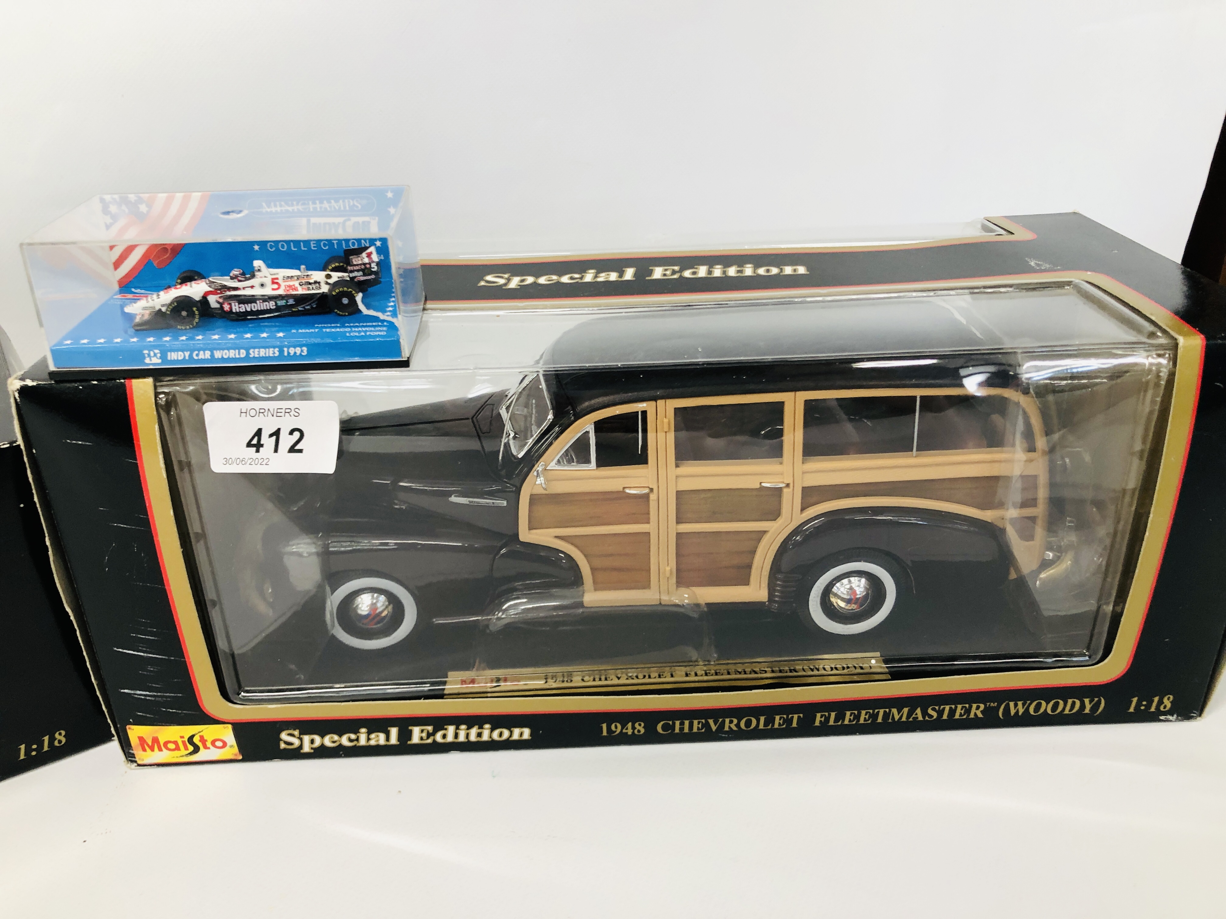 2 BOXED MAISTO SPECIAL EDITION 1:18 VEHICLES TO INCLUDE 1948 CHEVROLET FLEETMASTER AND CADILLAC - Image 3 of 3