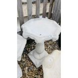 A CLASSICAL PEDESTAL BIRD BATH WITH SCROLLED DETAIL HEIGHT 66CM.