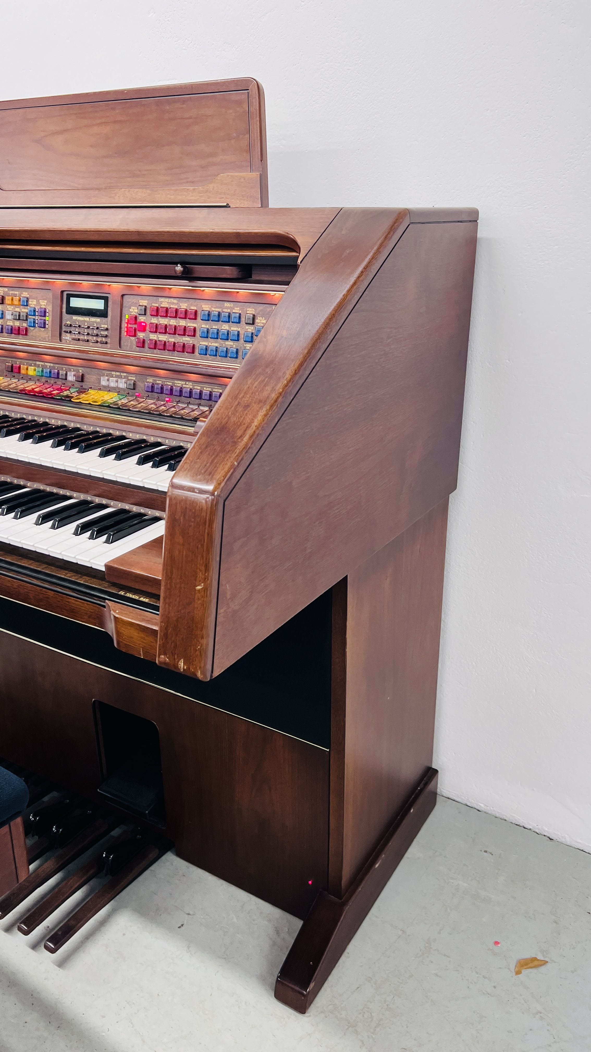 A LOWREY PROMENADE LX400 ELECTRIC ORGAN COMPLETE WITH LOWREY STOOL, - Image 9 of 14