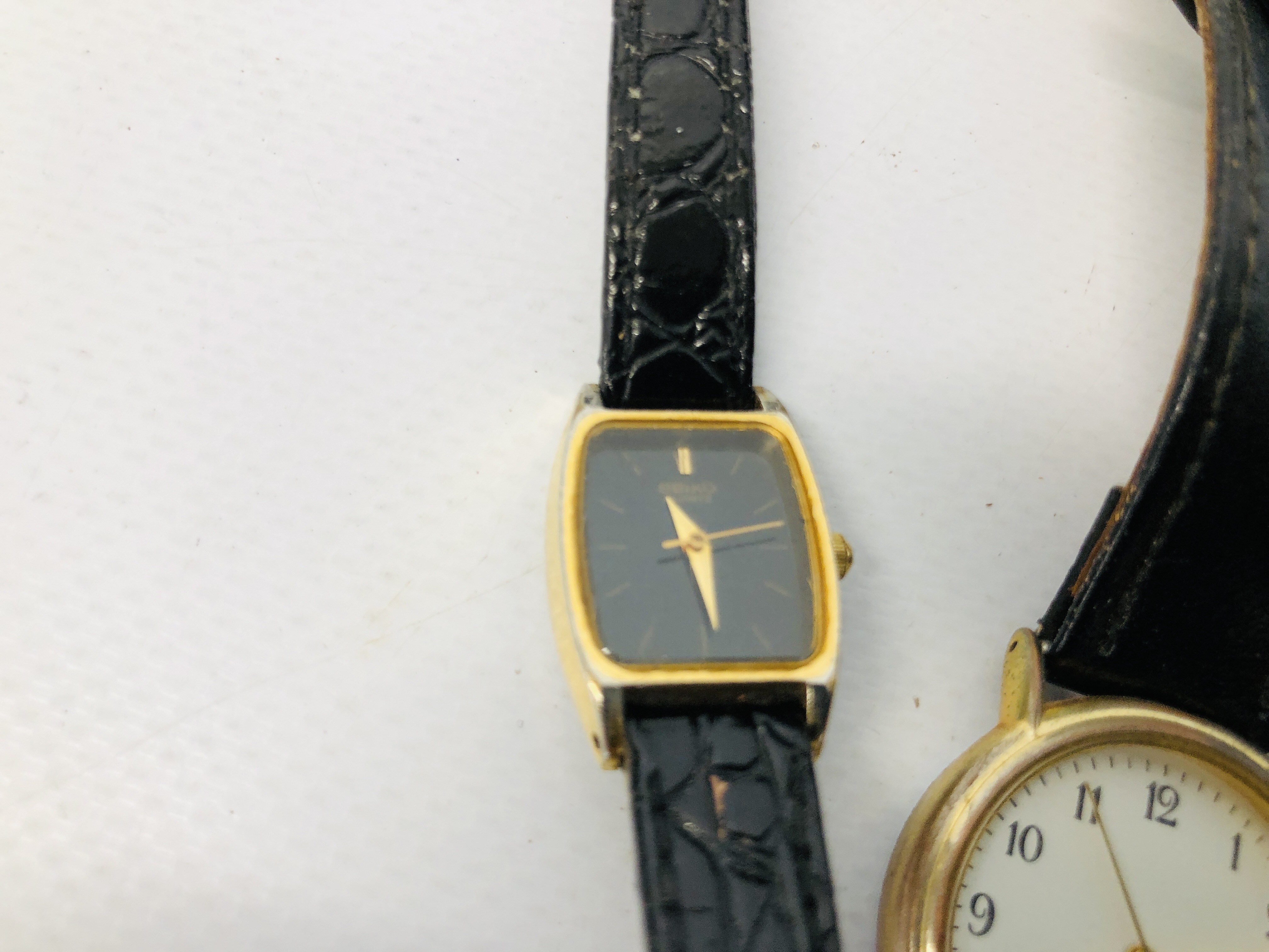 SMALL COLLECTION OF VINTAGE WATCHES AND PIPES TO INCLUDE TIMEX, INGERSOLE, - Image 8 of 10