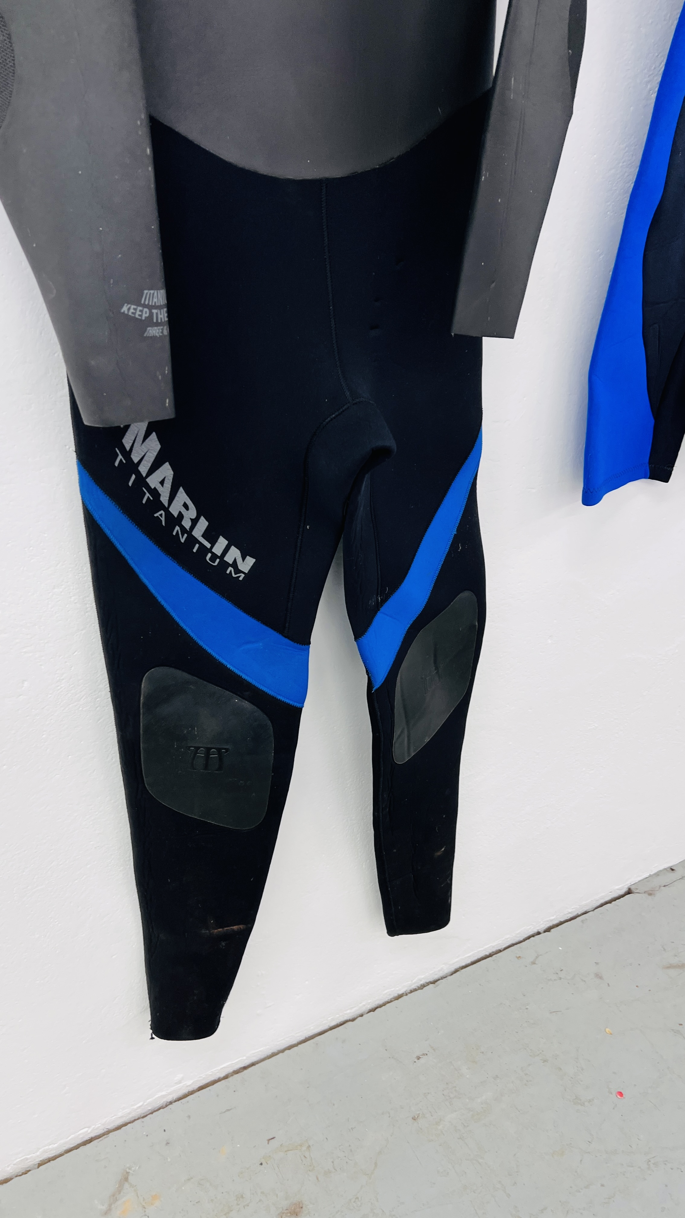 2 X MARLIN GENTS WETSUITS. - Image 3 of 4