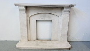 A MODERN STONE FIRE SURROUND COMPLETE WITH HEARTH, HEARTH WIDTH 137CM, DEPTH 39CM.