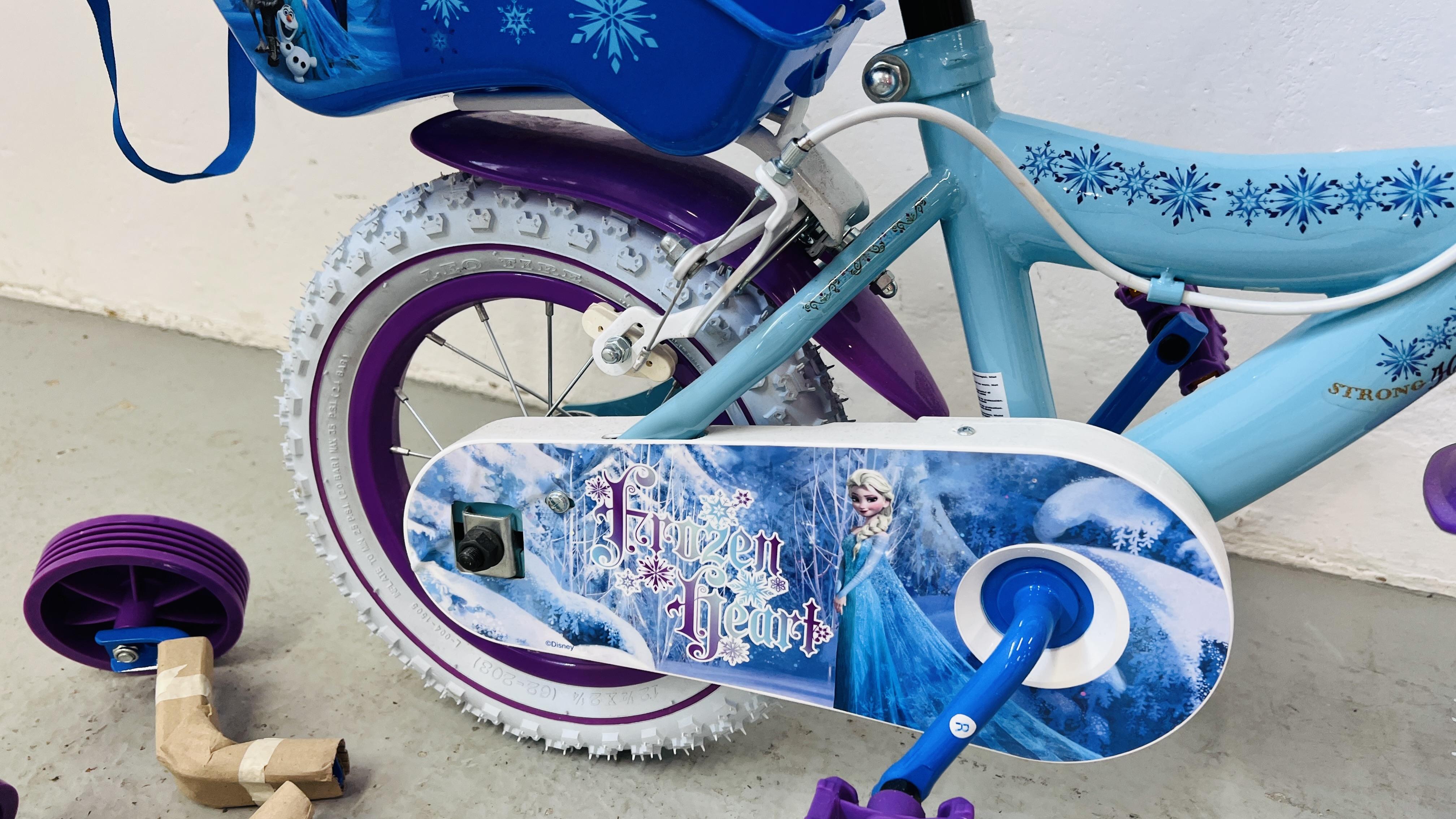 AN AS NEW GIRLS BIKE WITH STABLISIERS "FROZEN" RELATED. - Image 6 of 9