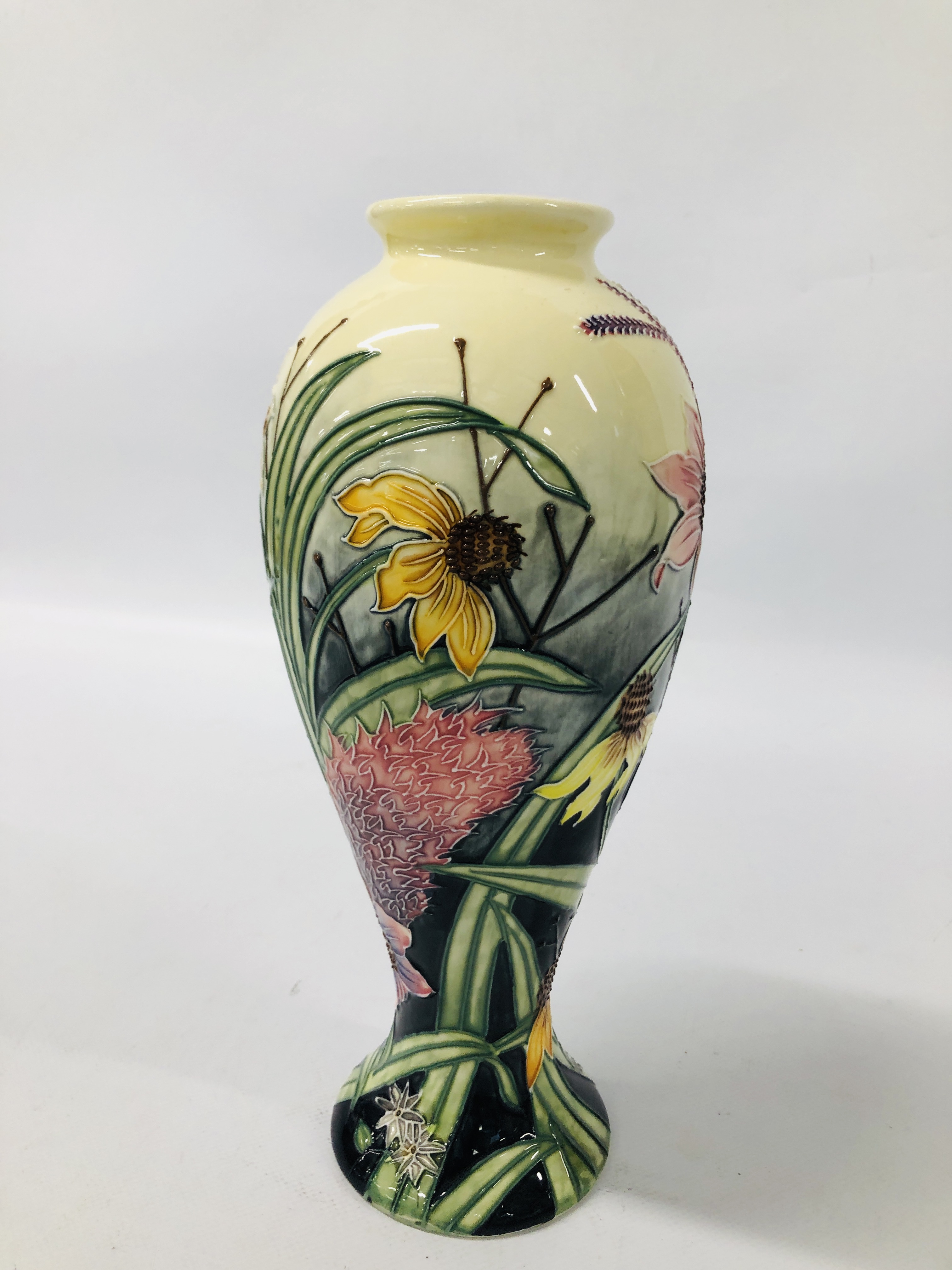 OLD TUPTON WARE HAND PAINTED FLORAL DECORATED VASE H 28CM. - Image 4 of 7