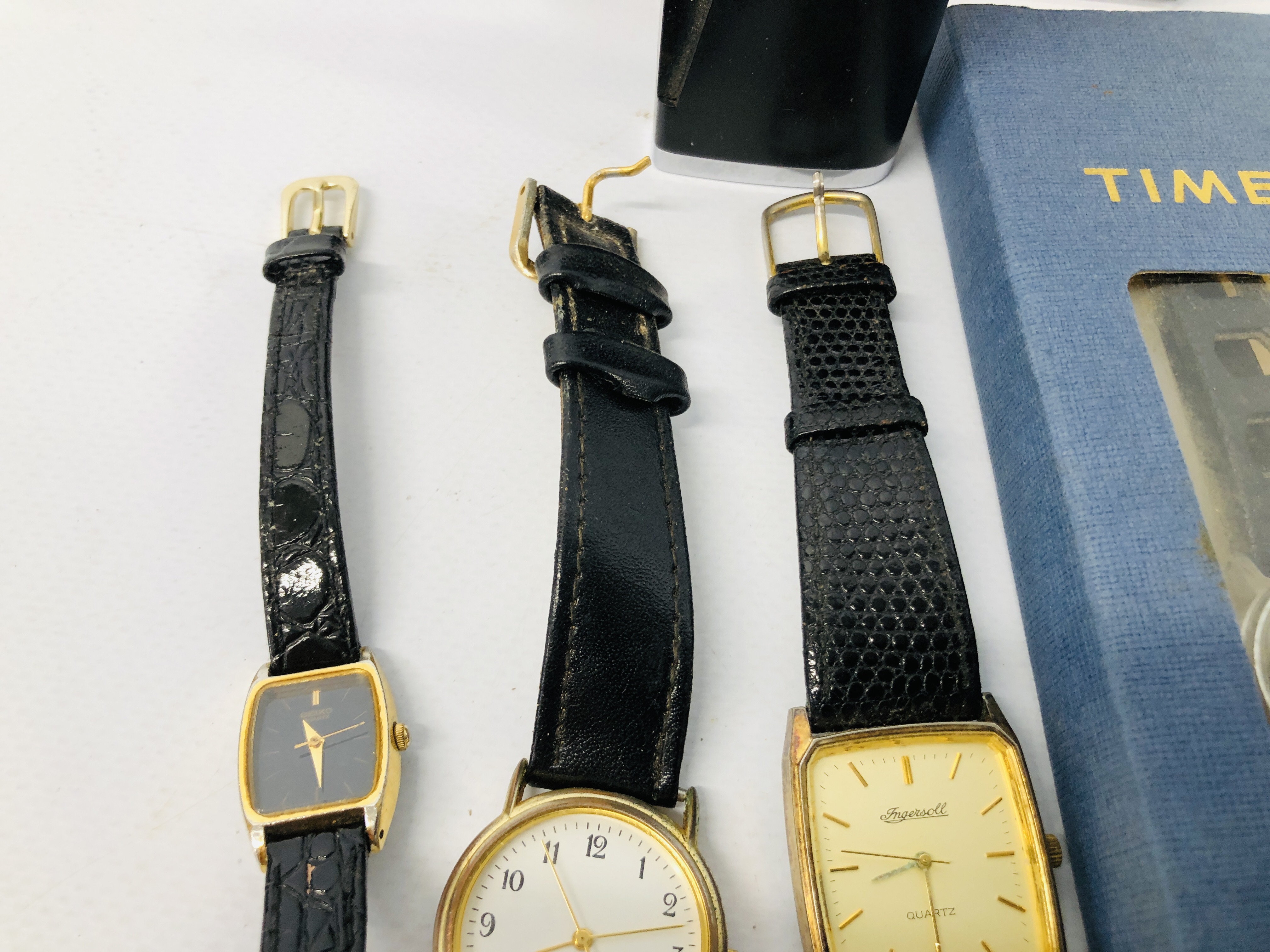 SMALL COLLECTION OF VINTAGE WATCHES AND PIPES TO INCLUDE TIMEX, INGERSOLE, - Image 9 of 10