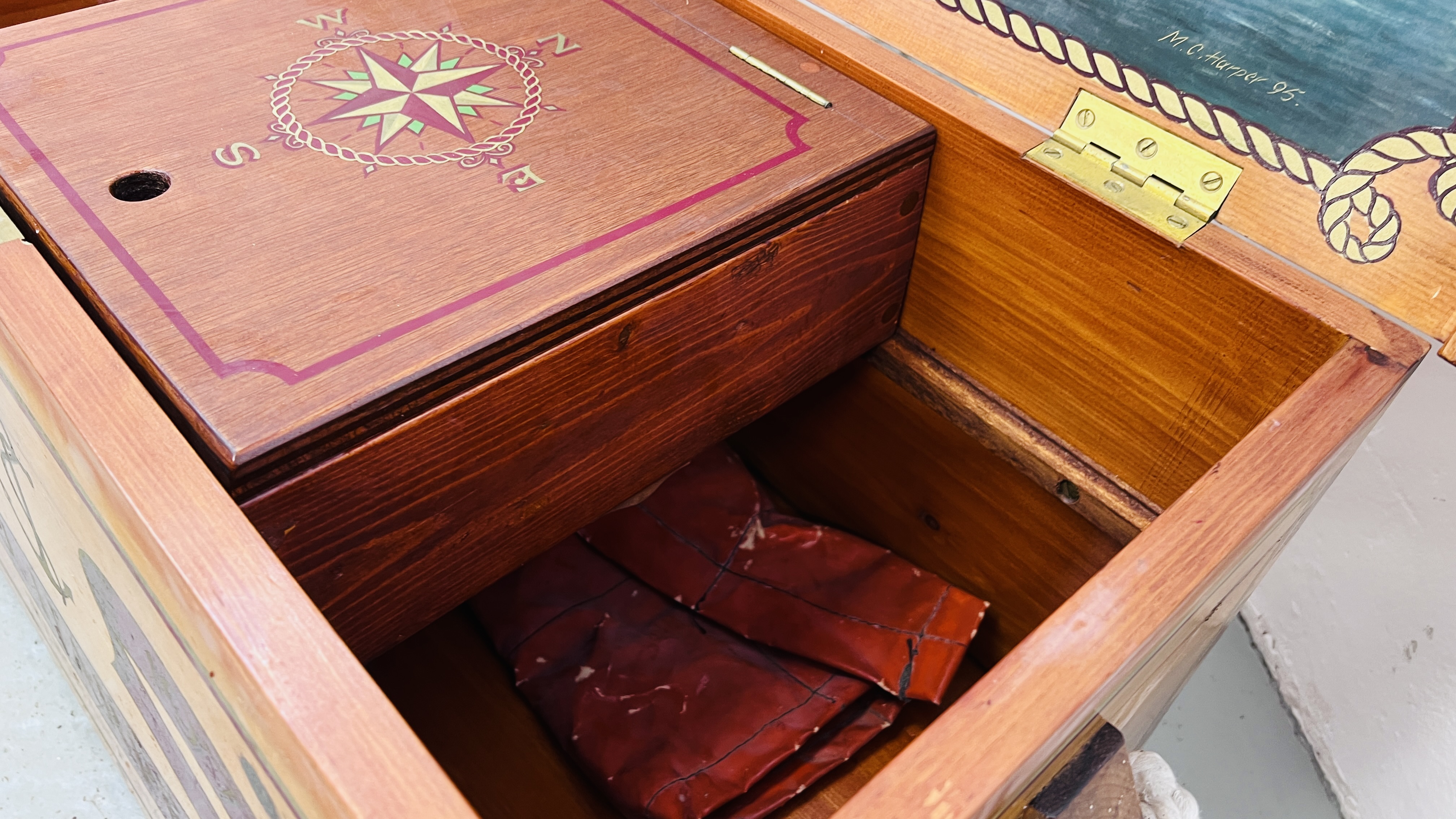 A WAXED PINE REPRODUCTION SEAMANS KIT BOX COMPLETE WITH BECKETT HANDLES AND UNION JACK FLAGS - Image 11 of 16