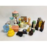 A COLLECTION OF AVON PERFUME BOTTLES TO INCLUDE CANNON, PIPE DOGS, OWL, LAMP STYLE ETC.