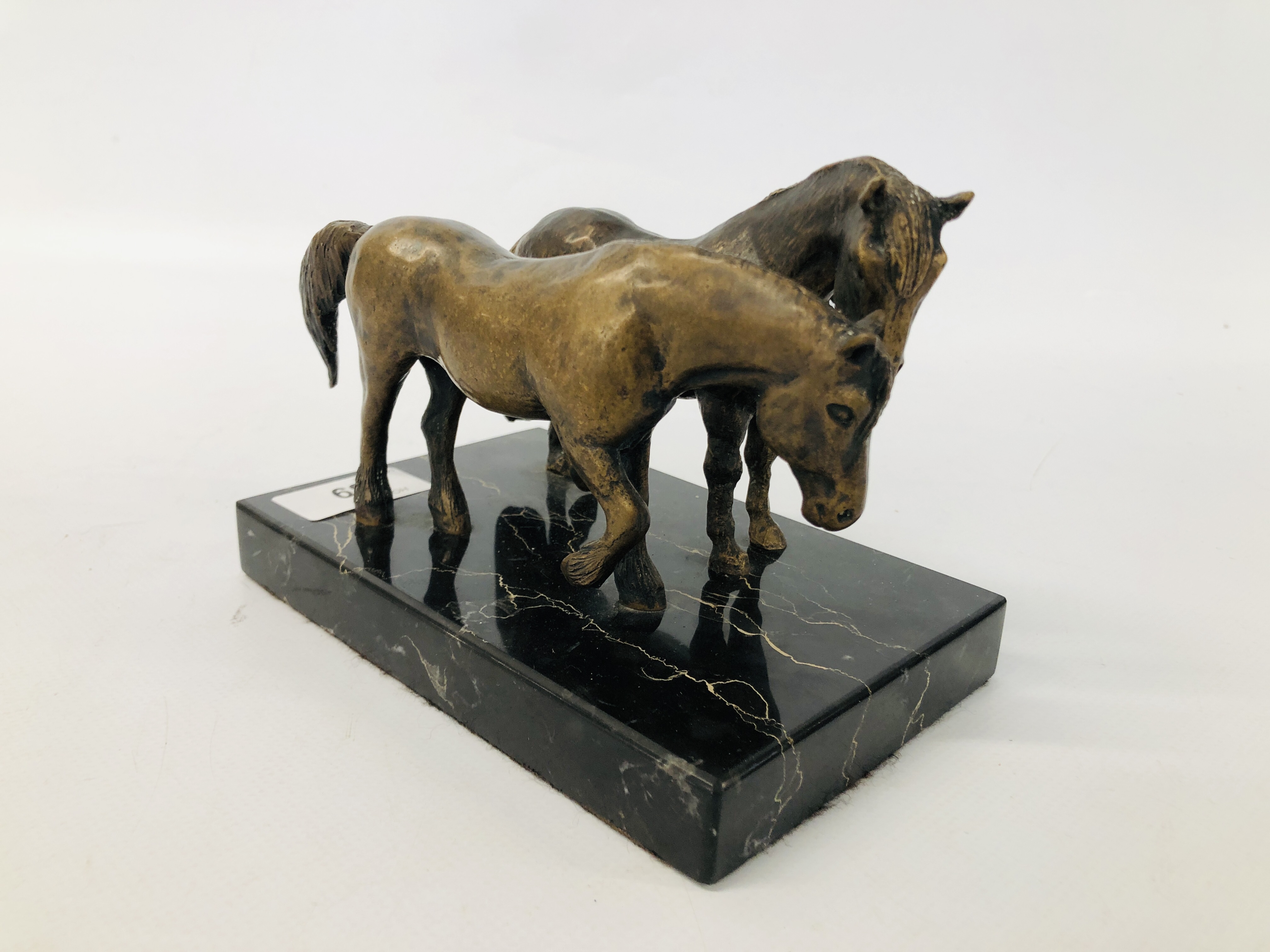 BRONZE STUDY OF TWO HORSES ON A MARBLE BASE (UNSIGNED). - Image 3 of 4