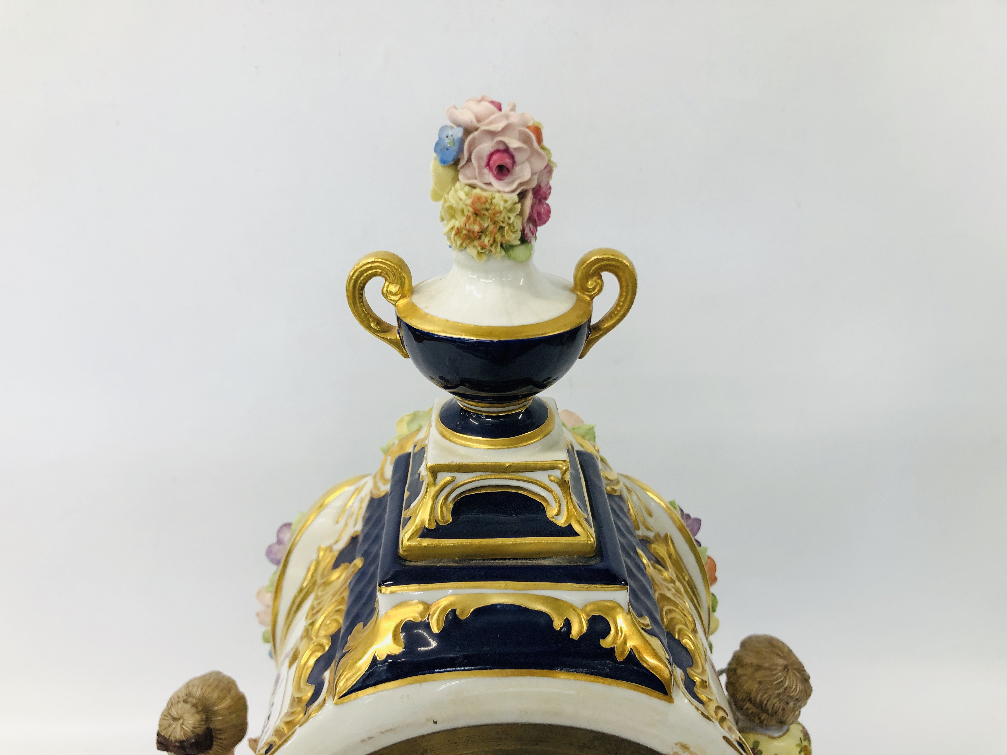 HIGHLY DECORATIVE MODERN PORCELAIN DRESDEN CLOCK ADORNED WITH BRIGHTLY COLOURED FLOWERS AND GILT - Image 9 of 12