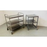 A STAINLESS STEEL THREE TIER COMMERCIAL CATERING TROLLEY LENGTH 83CM. WIDTH 55CM.