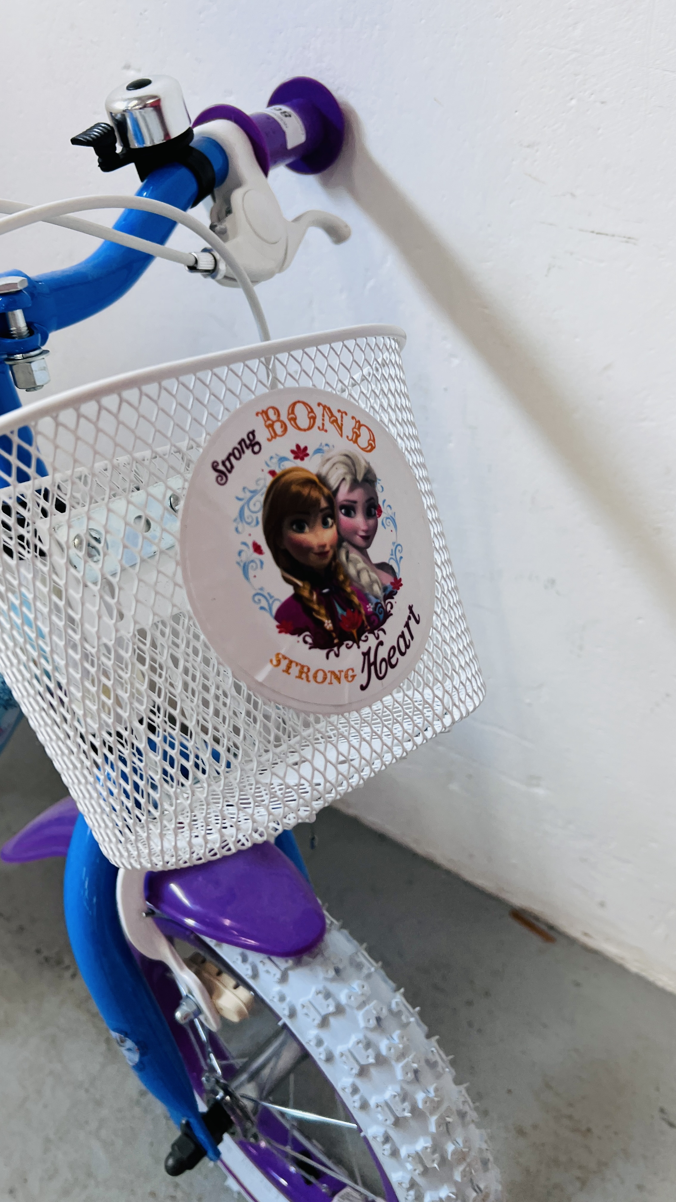AN AS NEW GIRLS BIKE WITH STABLISIERS "FROZEN" RELATED. - Image 4 of 9